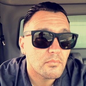 Meet your Posher, Jonathan